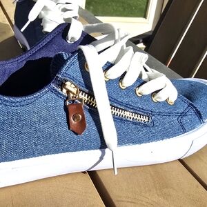 🍩 Casual Denim Sneakers